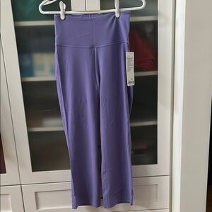 Lululemon Groove SHR Crop 23” SZ 6 Dark Lavender NWT💜